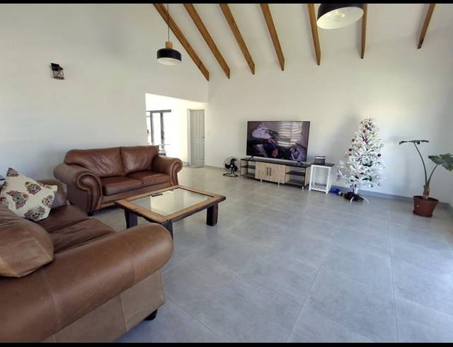 3 BEDROOM HOUSE FOR SALE IN BRITANNIA BAY